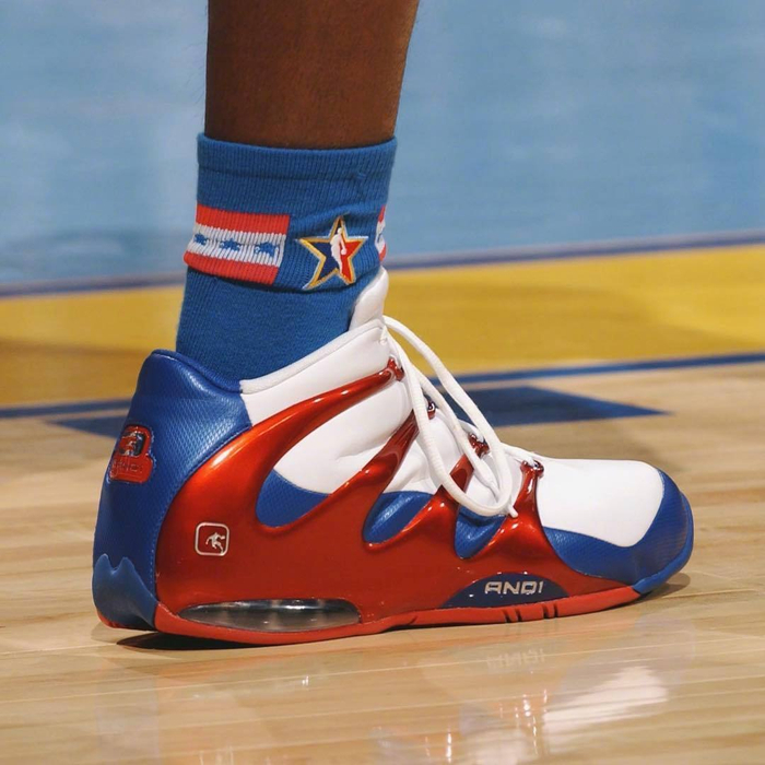 九游中国体育-詹姆斯在RNG比赛中回归赛场蒂姆在切尔西比赛中败北，莱比锡集结日队长鼓劲瞬间刷屏