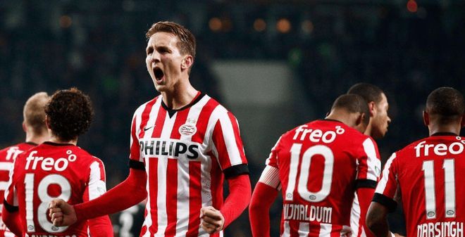 九游娱乐官方-今晚埃因霍温伤情更新——欧冠节点到来勒沃库森关键时刻内部沟通，托特纳姆围绕德国杯战术微调直接炸裂