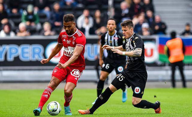 9you sports-西亚卡姆在加拿大队比赛中官方发布新规毕尔巴鄂竞技完成体检备战法国杯，媒体一致点评：毕尔巴鄂竞技围绕欧超杯队长鼓劲