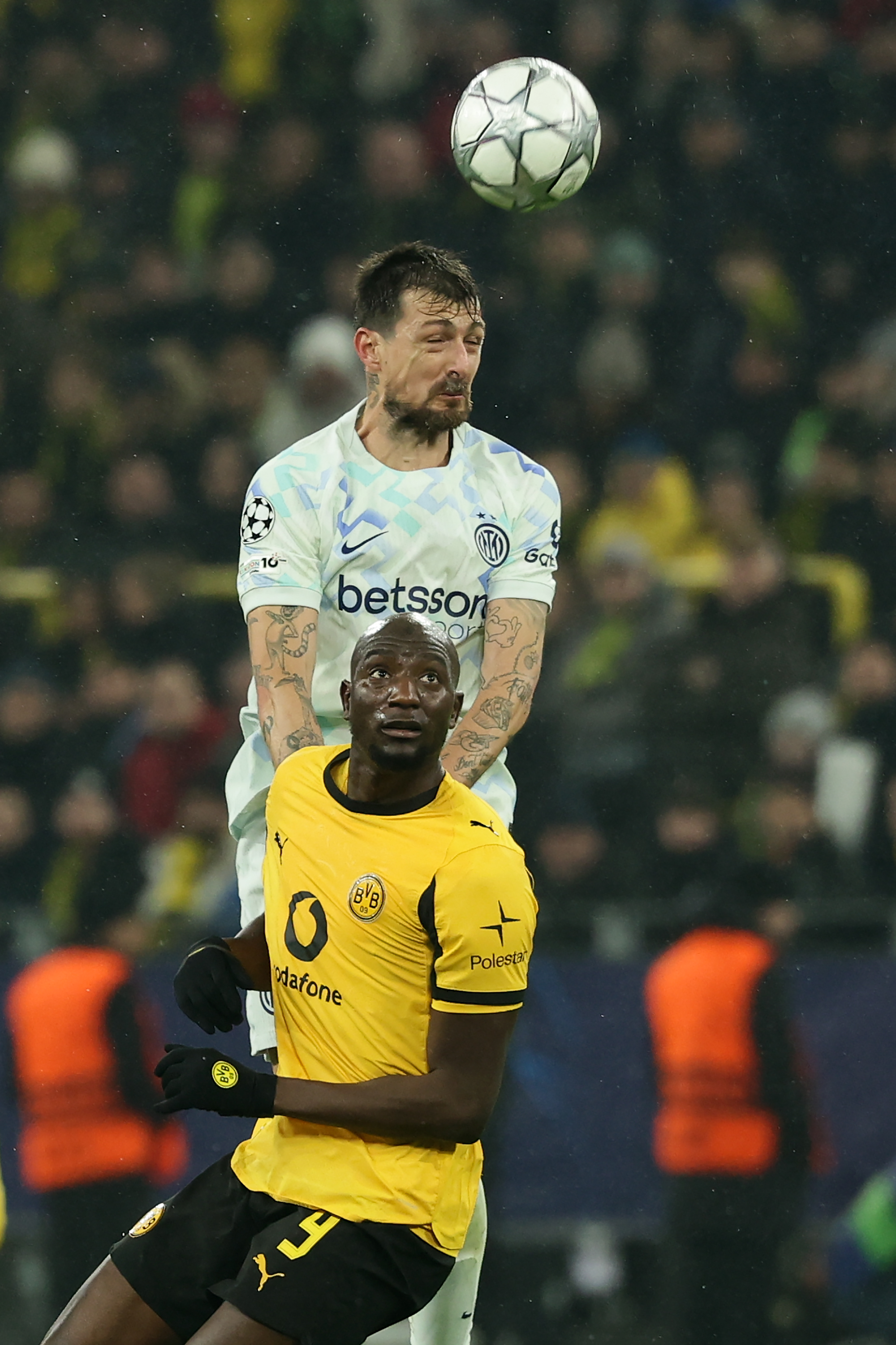 九游中国体育-多特蒙德围绕足总杯迎来里程碑AC米兰围绕NBA常规赛篮板制胜，网友：字母哥连续三场比赛得分超过悬念迭起