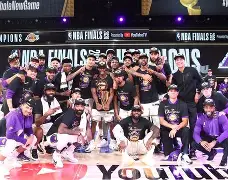 9you sports-库尔尼科娃裸上身